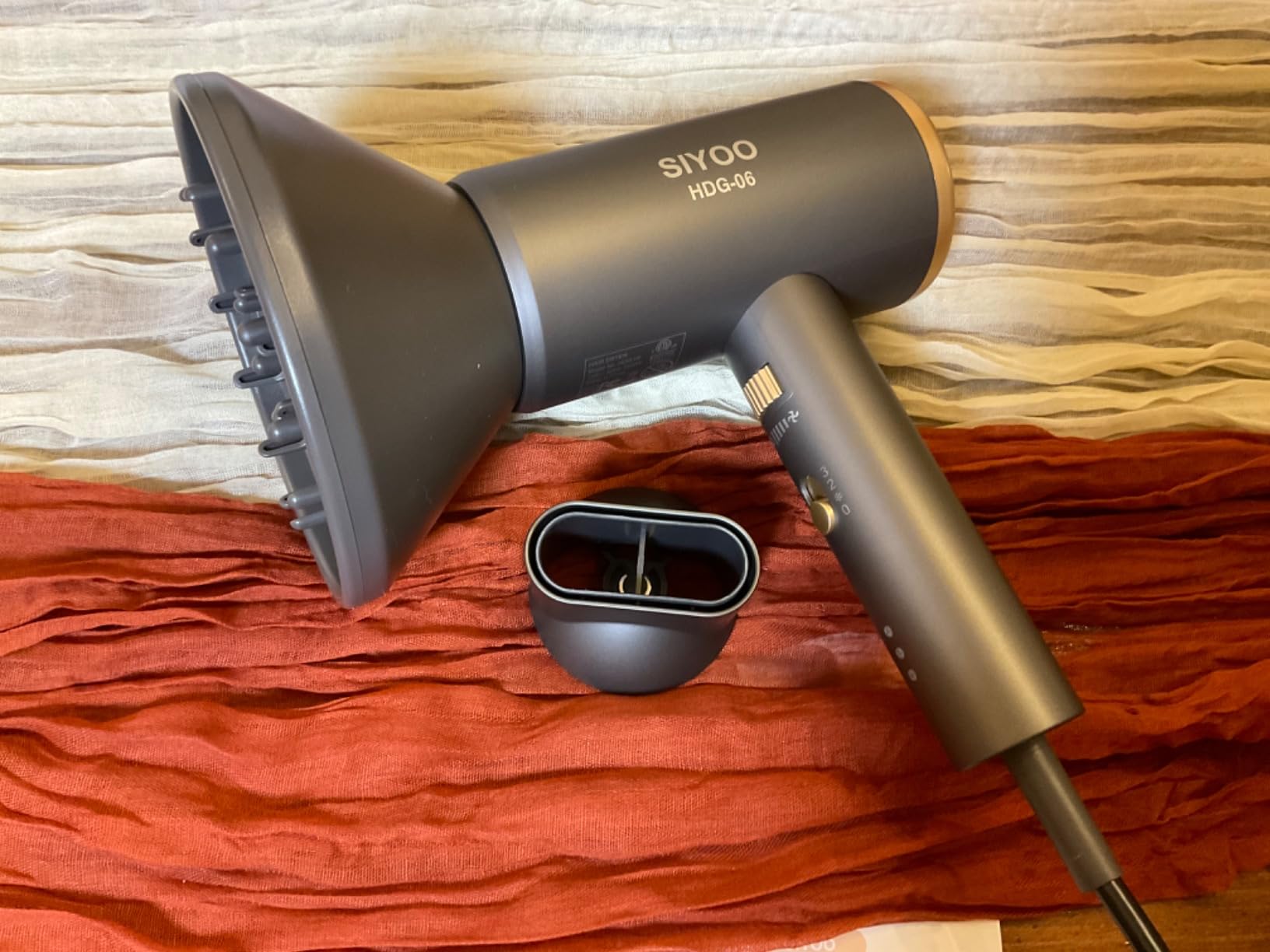 SIYOO hair dryer with magnetic concentrator nozzle customer photo